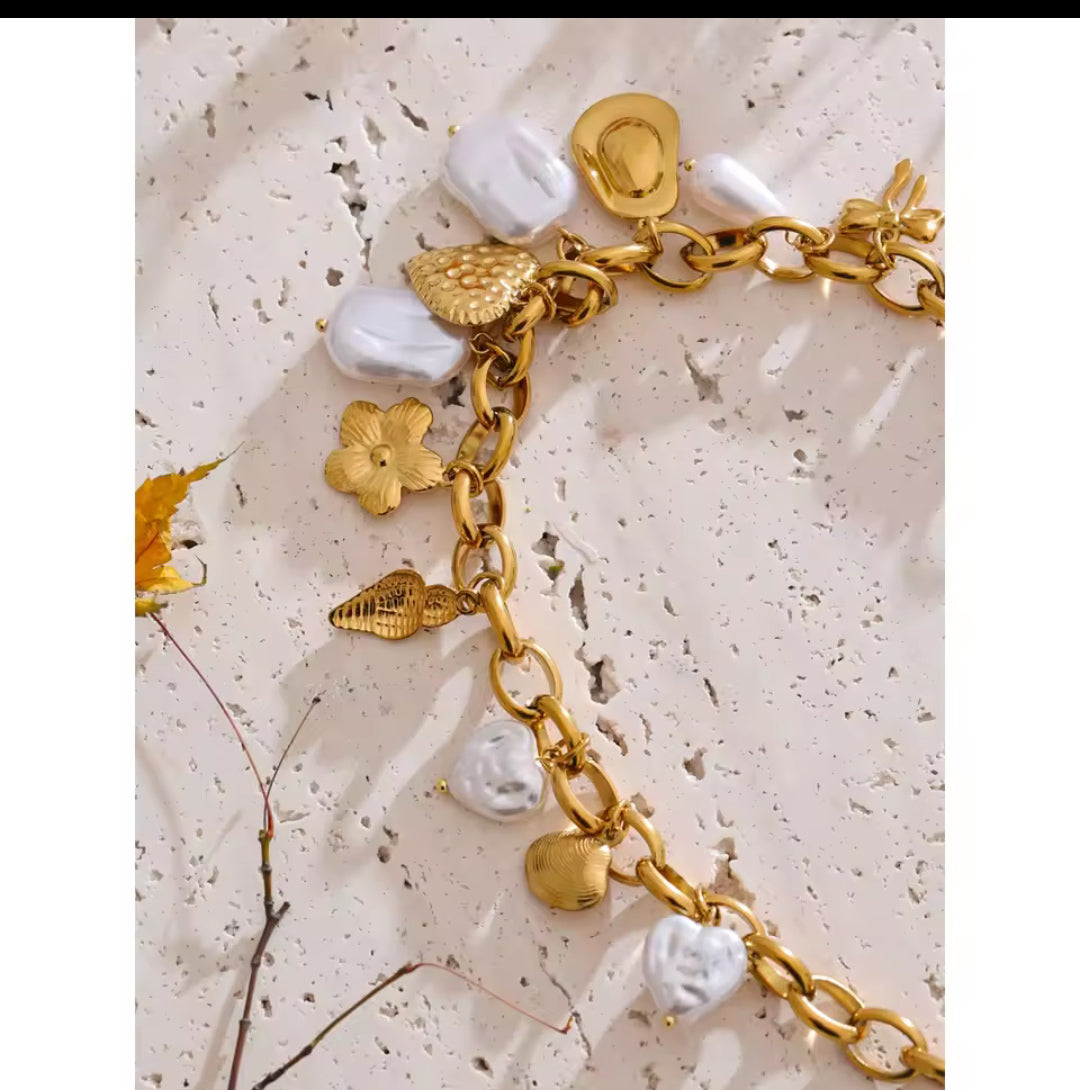 Charm ocean style necklace