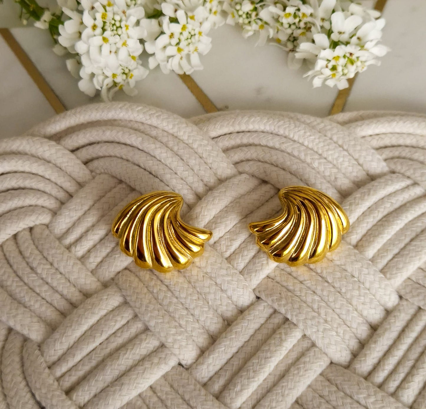 Shell earring