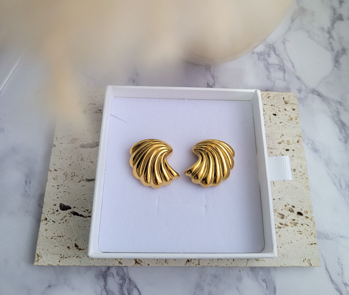 Shell earring