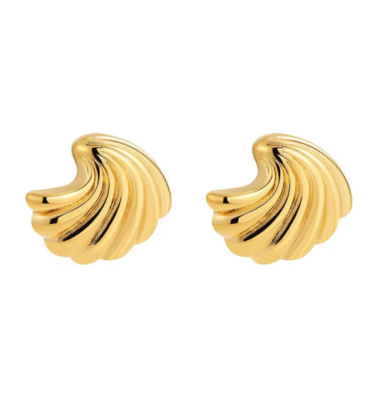 Shell earring